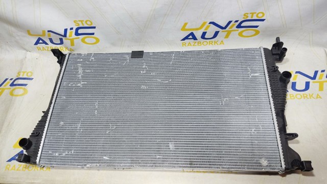 Радіатор системи охолодження двигуна 214109682R RENAULT