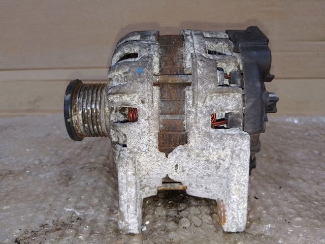 Авто генератор 231008593R RENAULT
