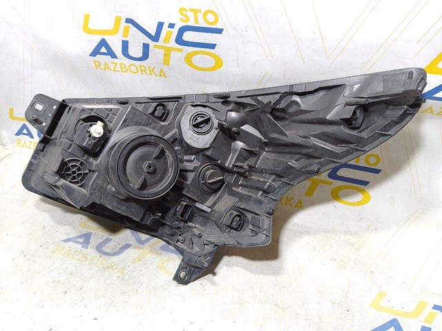 Основна фара - вставка 260109424R RENAULT