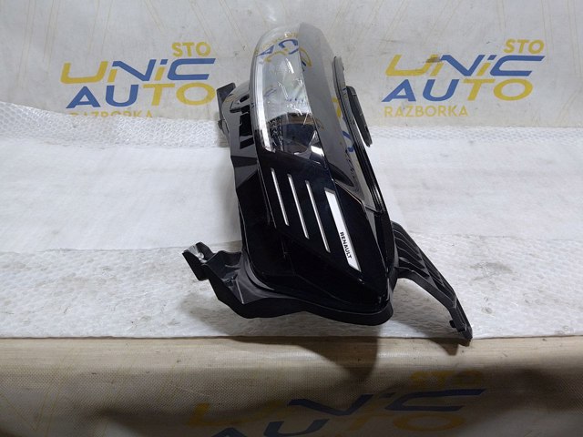 Блок фара ліва 260607213R RENAULT