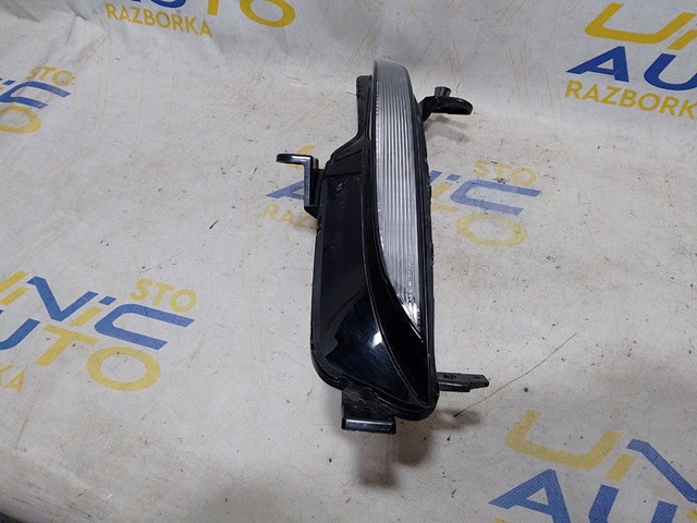 Поворотник правий 261306376R RENAULT