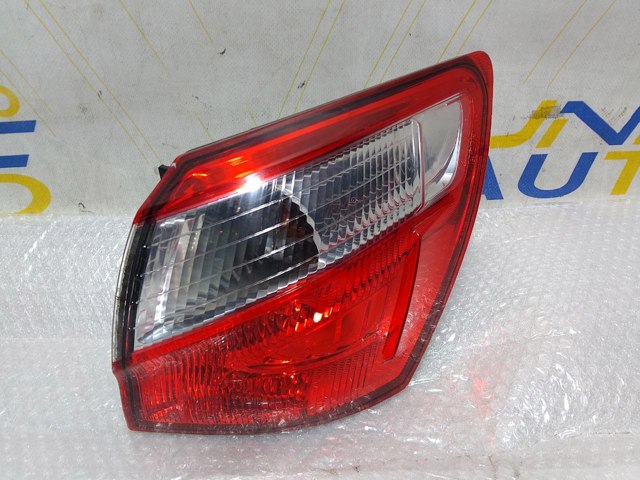 Фара задня права зовнішня 26550BR00A NISSAN