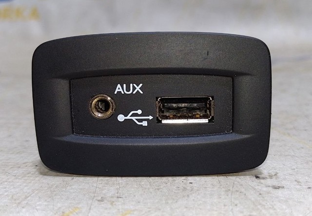 Зарядний пристрій USB 280230006R RENAULT