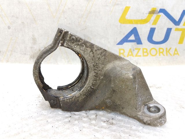Опора підвісного підшипника передньої піввісі 397743031R RENAULT