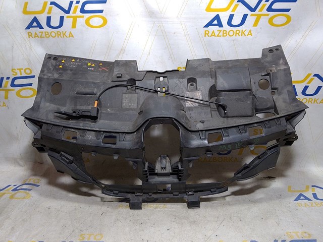 Кронштейн решітки радіатора 620367378R RENAULT