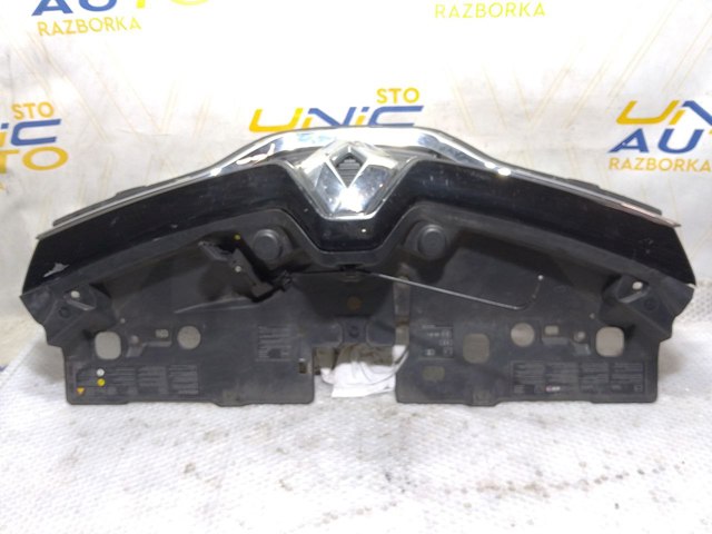Кронштейн решітки радіатора 620935704R RENAULT