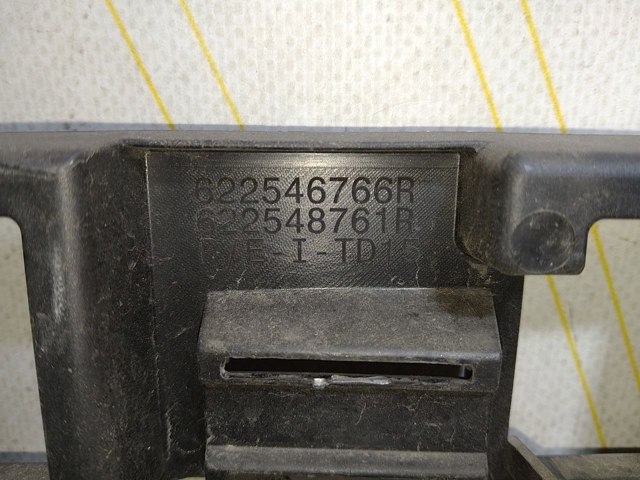 Решітка переднього бампера, центральна 622548761R RENAULT