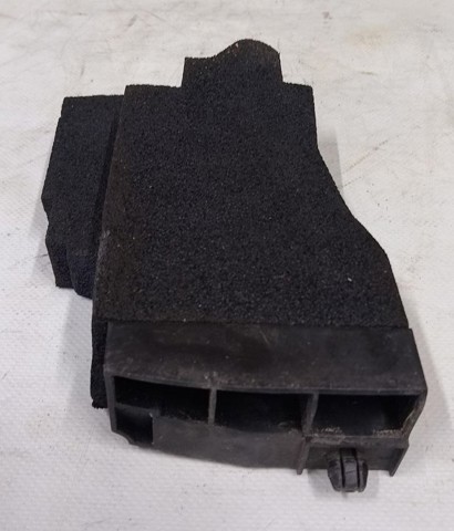 Ущільнювач крила 638205SK0B NISSAN