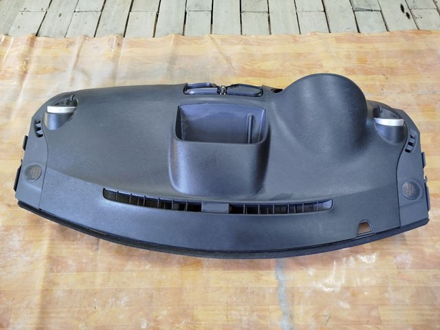 Передня панель 681003071R RENAULT