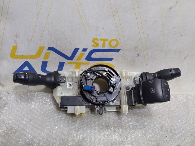 Перемикачі 681720005R RENAULT