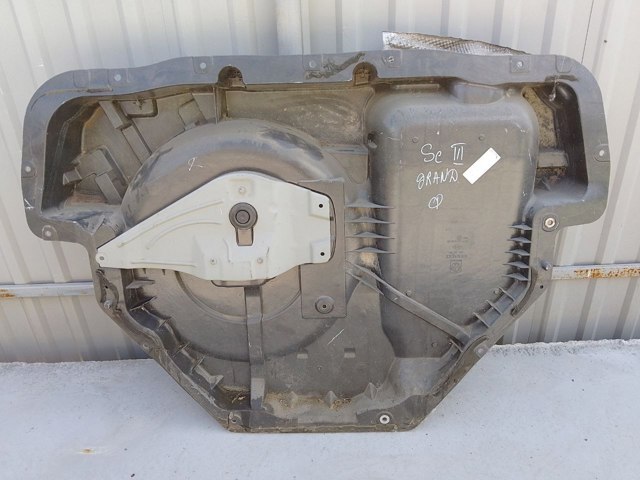 Ніша запаски 745140013R RENAULT