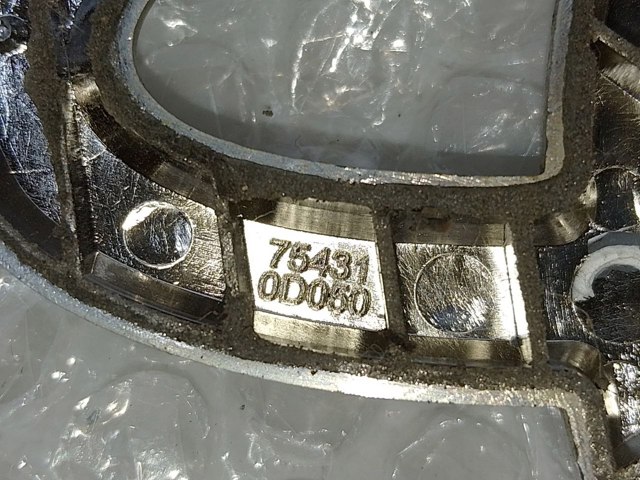 Фірмовий значок на кришку багажника 754310D050 TOYOTA