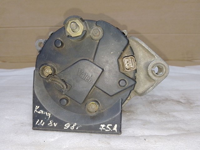 Генератор автомобільний 7700870279 RENAULT