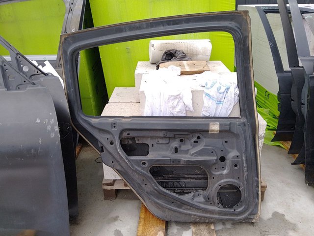 Двері задні 7751472475 RENAULT