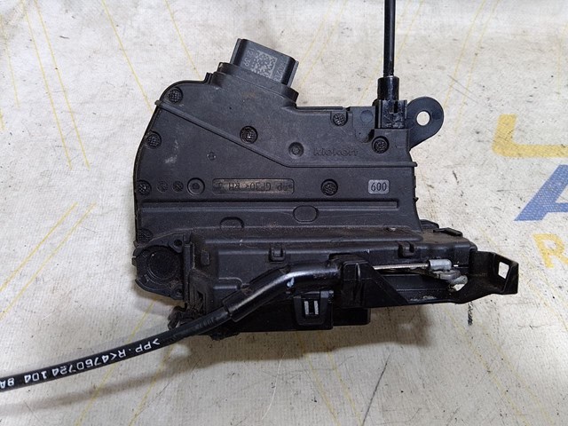 Замок двері правої передньої 805027088R RENAULT