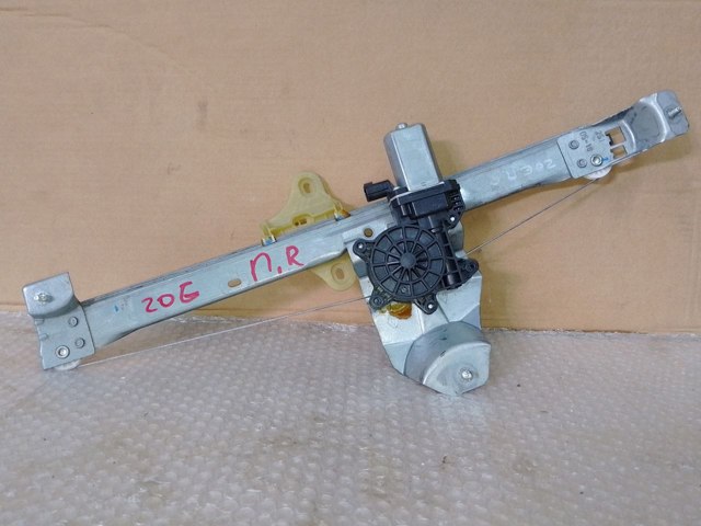 Механізм склопідіймача двері передньої, правої 807206641R RENAULT