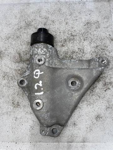 Кронштейн компресора кондиціонера 8200025937 RENAULT