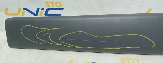 Накладка передньої правої двері 8200036086 RENAULT