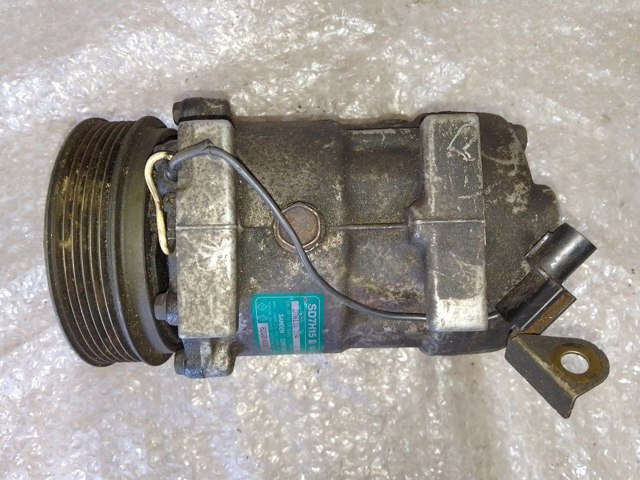Компресор кондиціонера 8200040681 RENAULT