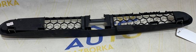 Решітка переднього бампера 8200050533 RENAULT