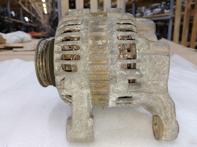 Генератор автомобільний 8200065730 RENAULT