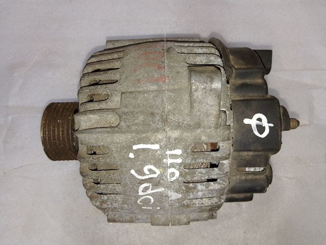 Генератор автомобільний 8200086161 RENAULT