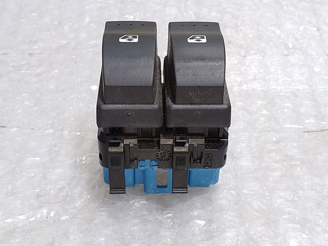 Кнопковий блок керування склопідіймачами передній лівий 8200108269 RENAULT