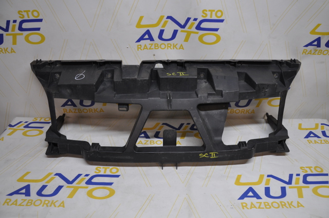 Кронштейн для радіатора 8200140174 RENAULT