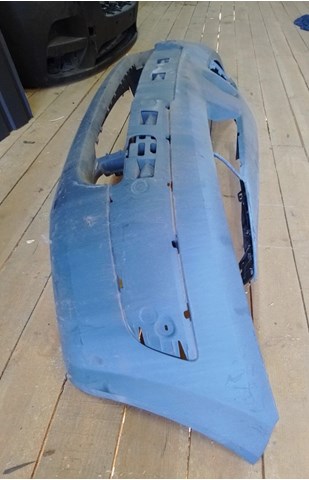 Бампер передній в зборі 8200142001 RENAULT