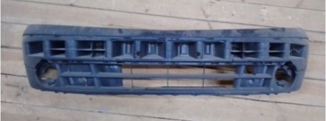 Буфер (бампер) передній 8200152587 RENAULT