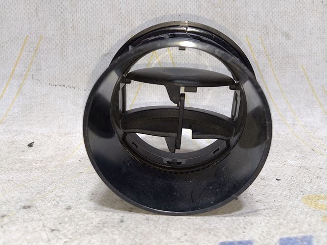 Решітка повітропровода 8200212480 RENAULT