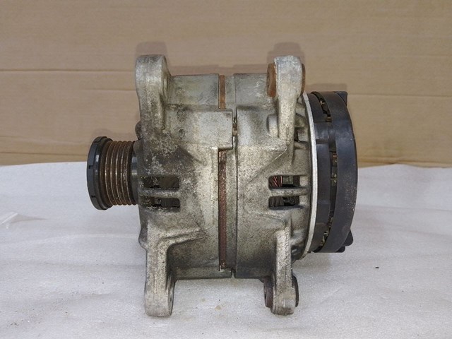 Авто генератор 8200229907 RENAULT