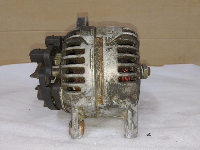 Генератор автомобільний 8200262462 RENAULT