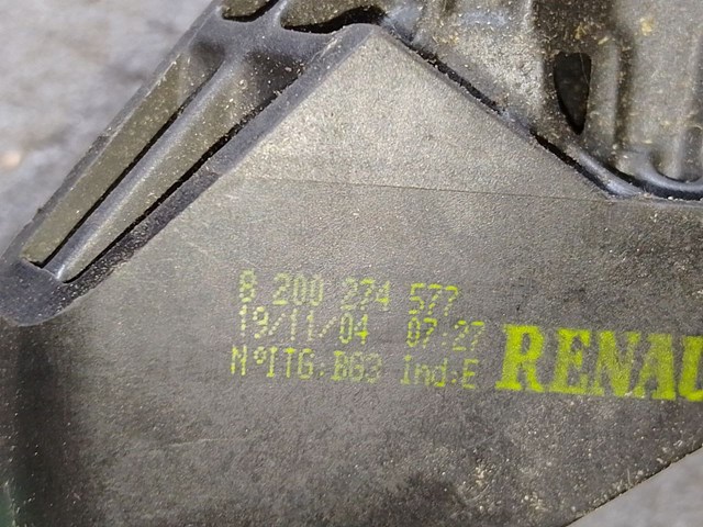 Кронштейн кріплення троса КПП 8200274577 RENAULT