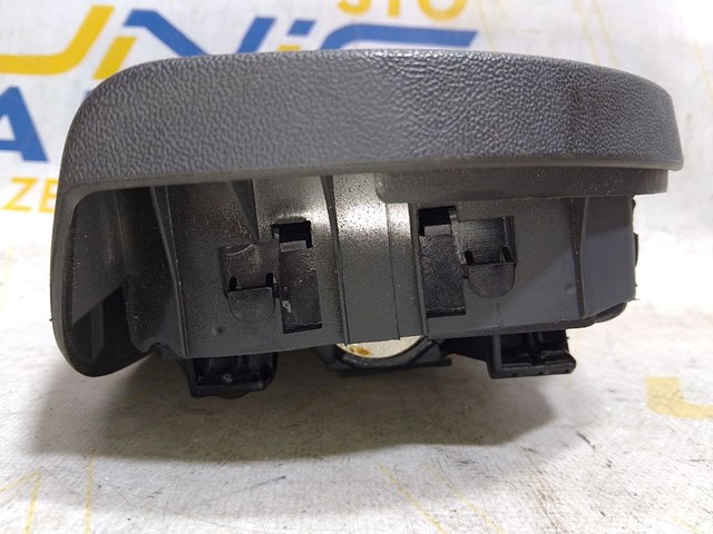 Установка подушки безпеки водія 8200381851 RENAULT