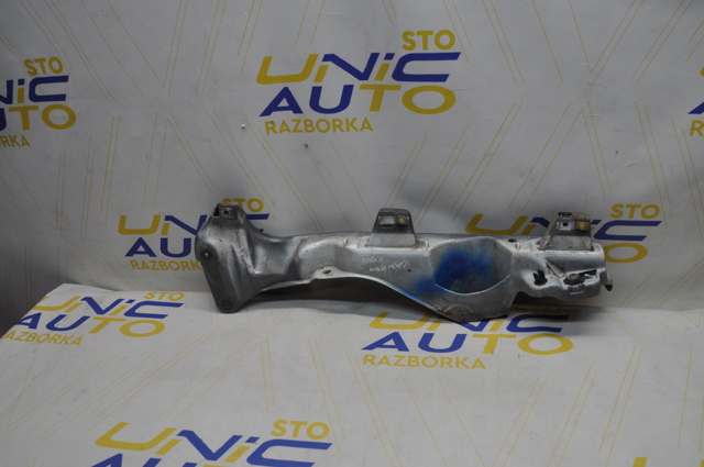 Кронштейн кріплення крила переднього лівого верхній 8200381901 RENAULT