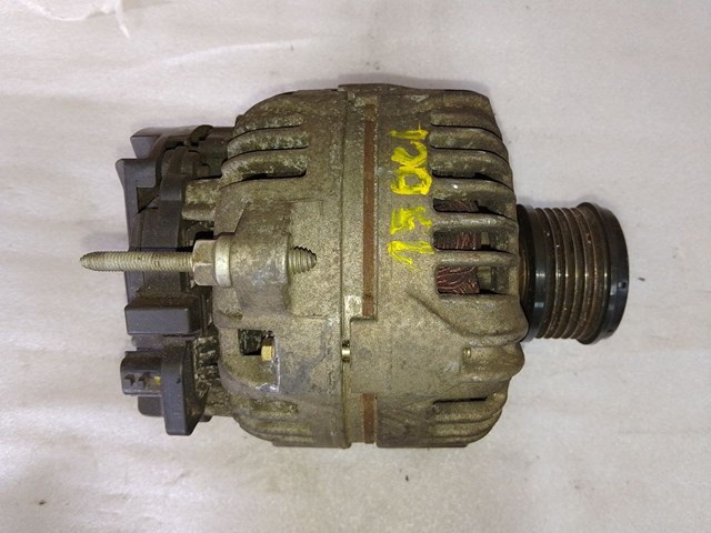 Генератор автомобільний 8200390675 RENAULT