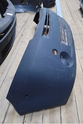 Бампер на авто 8200394563 RENAULT