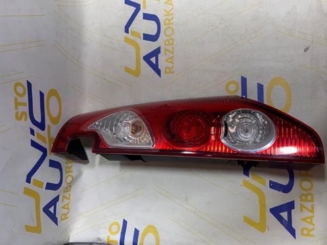 Задній правий стоп 8200419952 RENAULT