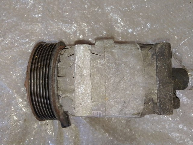 Насос кондиціонера 8200457418 RENAULT