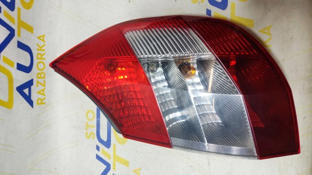 Ліхтар задній правий 8200493375 RENAULT