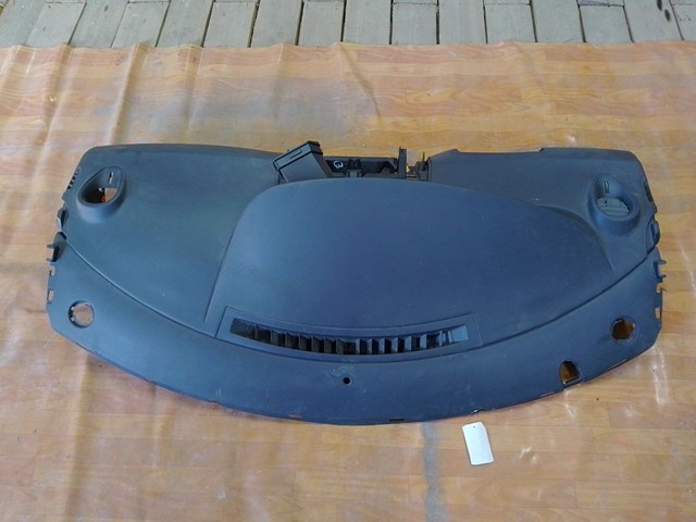 Передня панель 8200494115 RENAULT