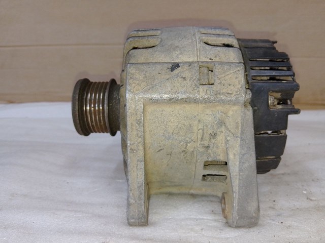 Генератор 8200523616 RENAULT