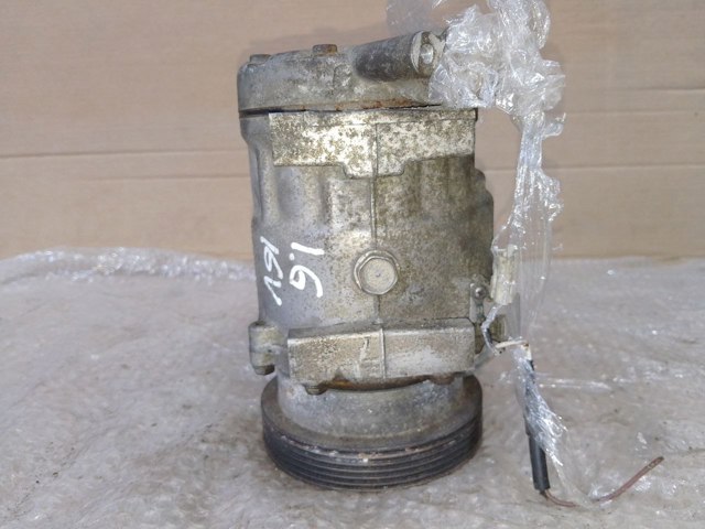 Компресор кліматичної установки 8200526884 RENAULT
