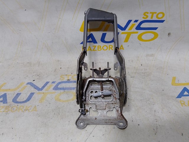 Важіль ручника 8200540725 RENAULT