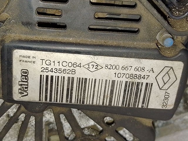 Генератор автомобільний 8200667608 RENAULT