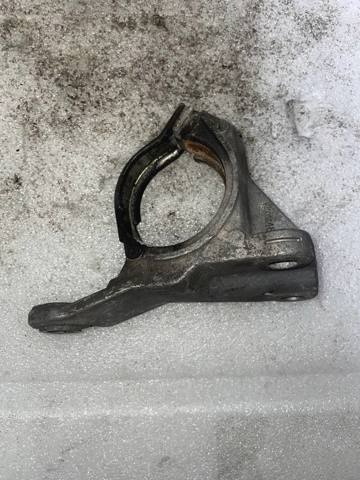 Опора підвісного підшипника передньої піввісі 8200684534 RENAULT
