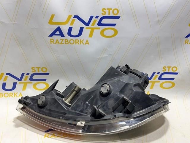 Фара передня права 8200701353 RENAULT