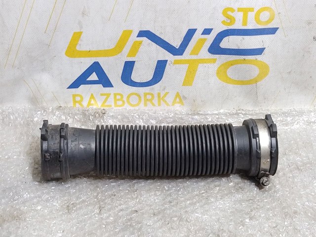Патрубок повітряний, вихід повітряного фільтра 8200721179 RENAULT