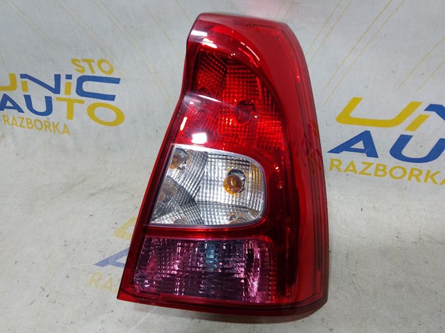 Ліхтар задній правий 8200744759 RENAULT